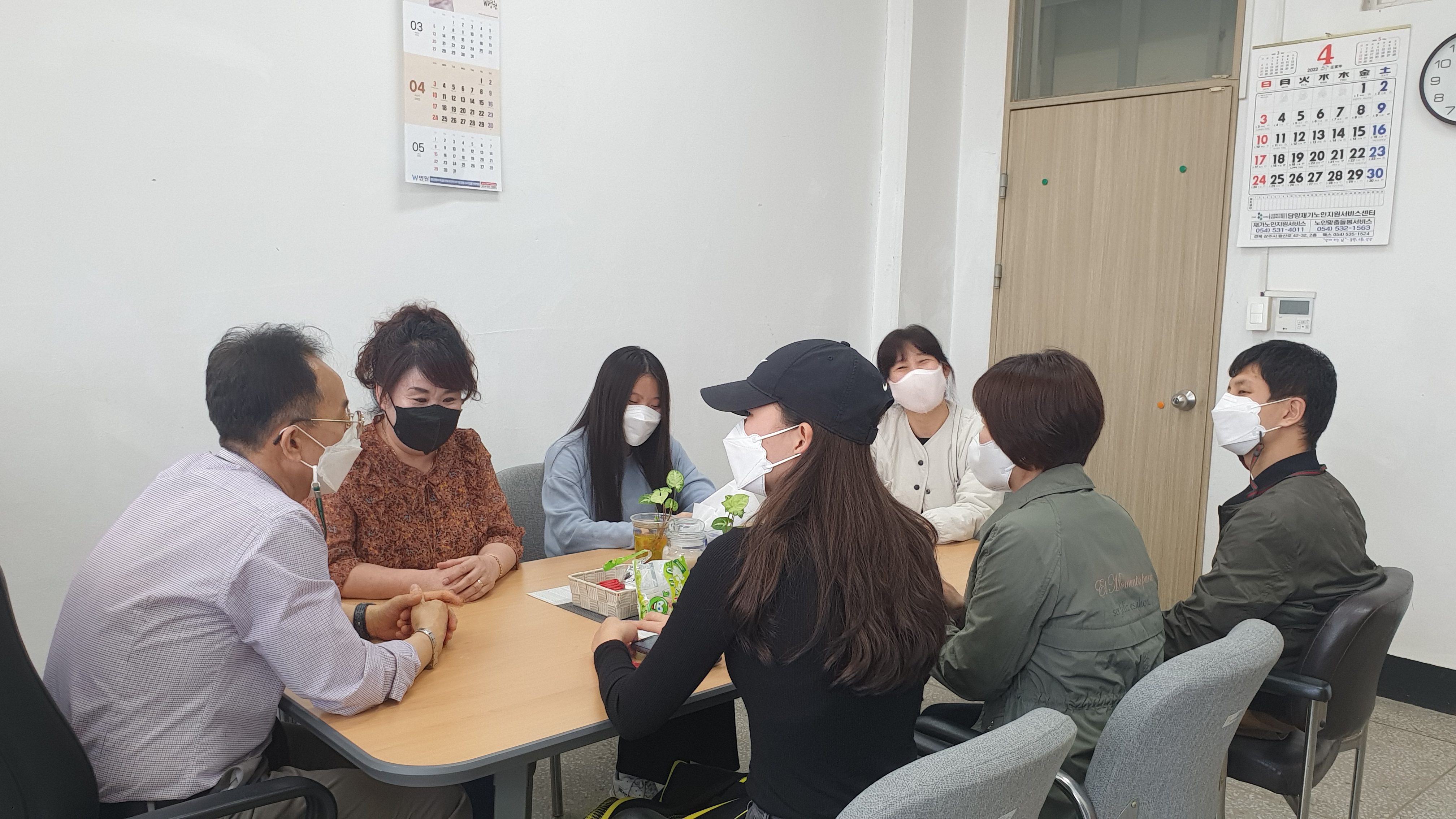 학생들의 학교생활적응과 애로사항을 해결해 주는 평생지도교수제